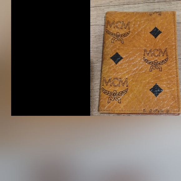 COPY - MCM shoulder bag with matching card holder - Picture 8 of 11